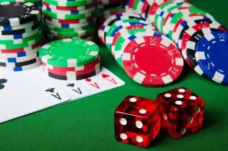 Sảnh live casino 999ok với bàn baccarat dealer người thật phát trực tiếp
